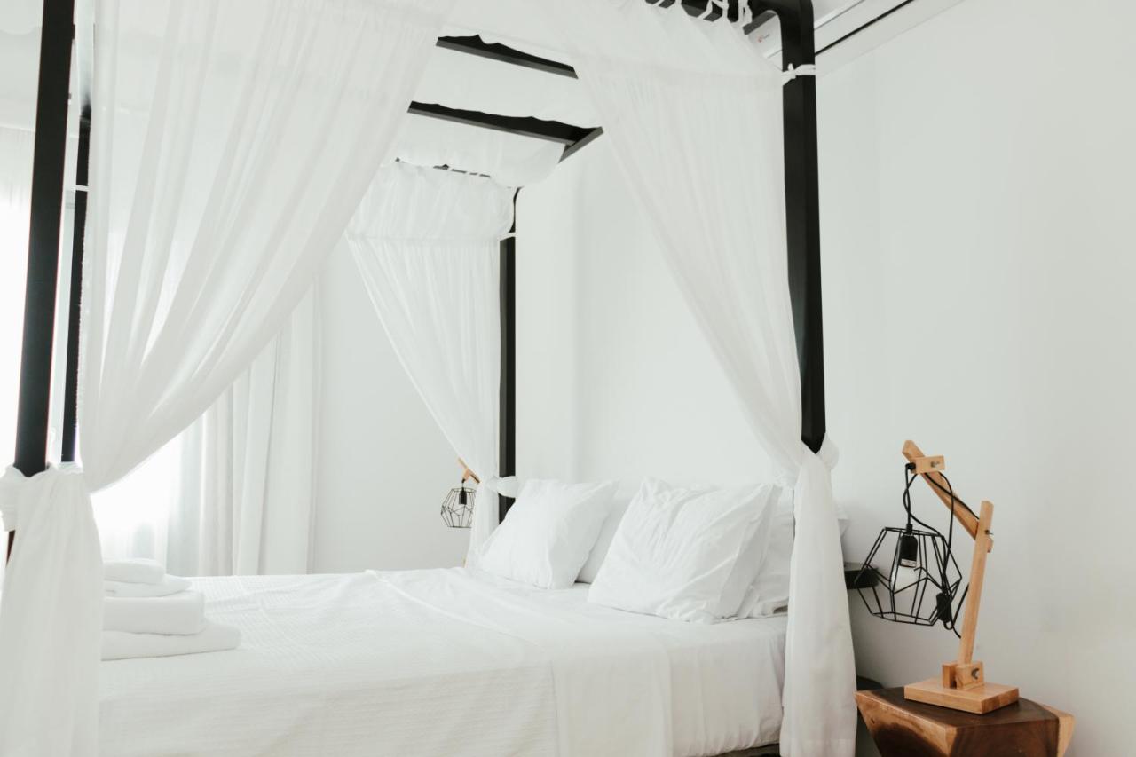 Astro Palace Hotel & Suites Fira  Ngoại thất bức ảnh